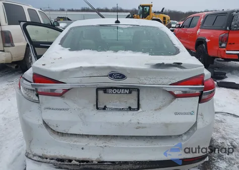 2018 Ford Fusion Hybrid Titanium z USA, uszkodzony, nr VIN 3FA6P0RU6JR219080